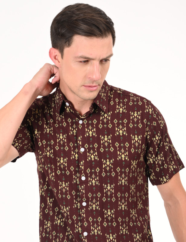 Brown Geometric Printed Cotton Half Sleeve Shirt for Men